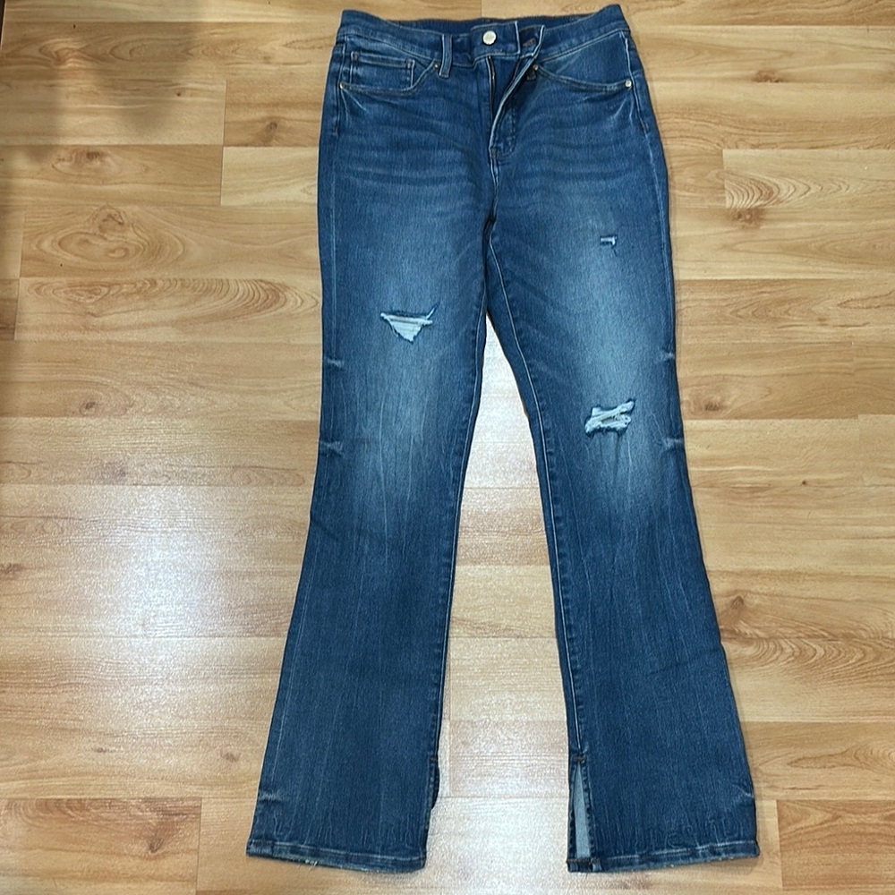 ExpressWomen's Distressed Blue Jeans
Skyscraper